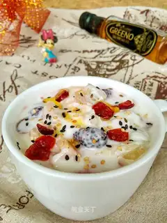 Yogurt and fruit
