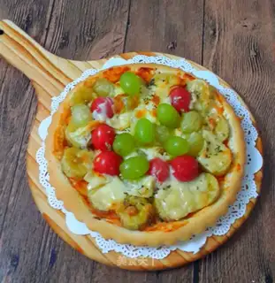 Fruit pizza