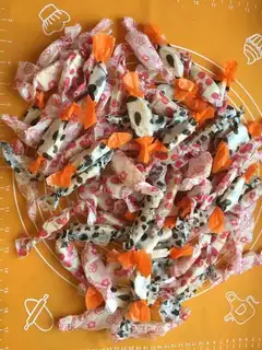 Cow Rolling Sugar