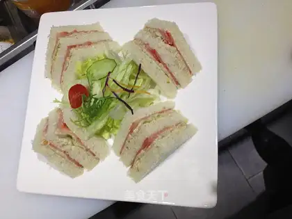 Tuna sandwich