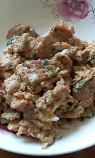 Fried eggs with shrimp sauce