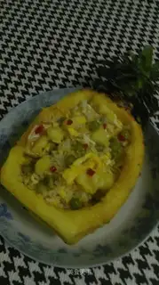 Pineapple rice