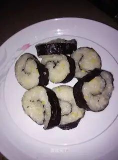Sweet pineapple sushi