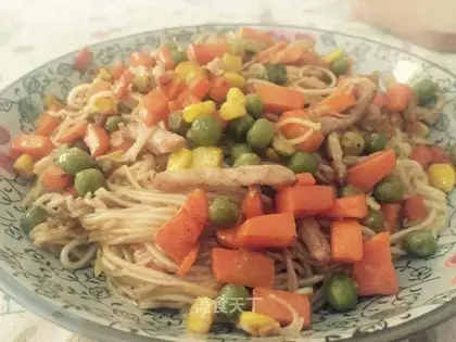 Three-colour breakfast noodles