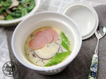 Sphinx ham steaming eggs