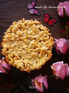 Flower apple pie