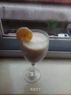 Banana milk with apples