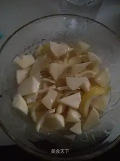 Lemon honey apple water