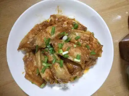Red burning of Orleans chicken wings
