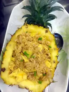 Pineapple rice