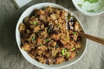 Fry with mushroom sauce