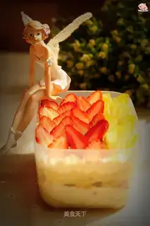 Fruit cream box cake