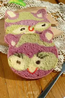 Sweet bear juice bread