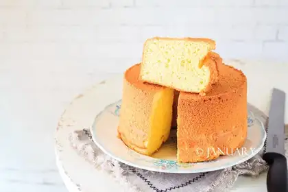 Cake with light cream