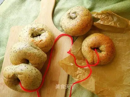 Cereal bagels