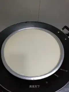 Coconut horse hoof cake