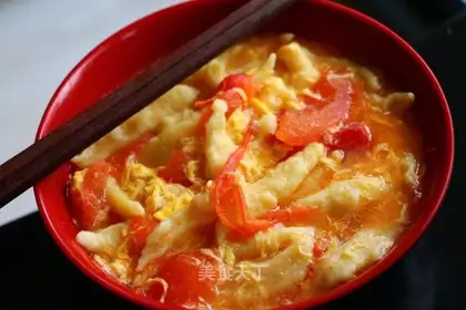Tomato eggs and noodles