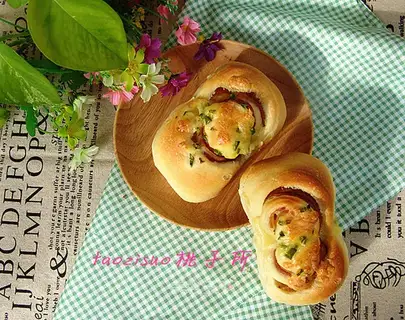Cheese bacon rolls