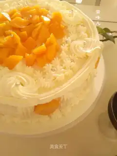Mango cream cake