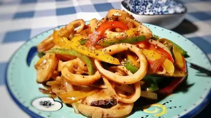Black pepper three-coloured squid