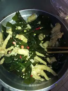 Chicken claws