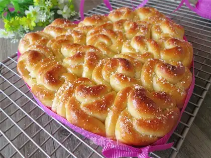 Light milk rose bread