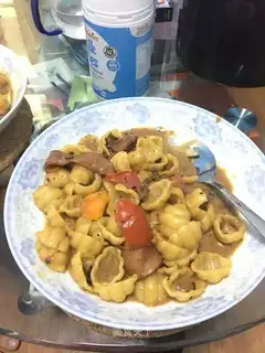 Beef ham shell pasta