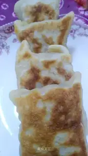Cream eggs and shrimp boxes