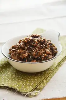 Bean petal mushroom sauce