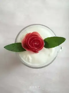 Creative yogurt cup