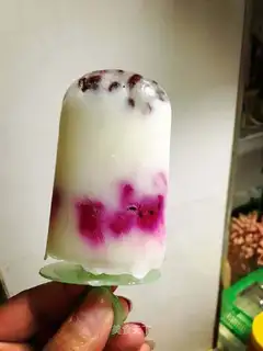 Flamingo bean yogurt popsicle