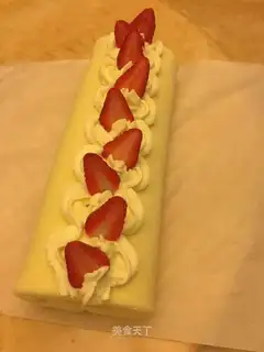 Strawberry roll