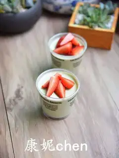 Strawberry and tea mousse