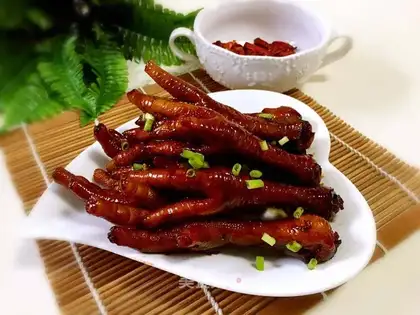 Chicken claws of Coke sauce