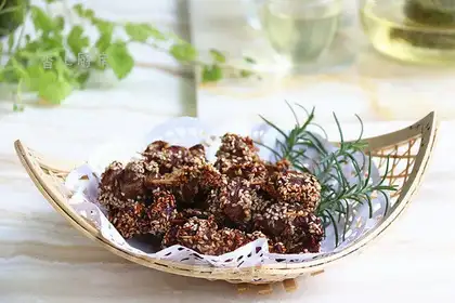 Sesame toothpick beef