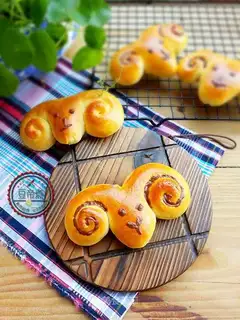 Sheep and bread