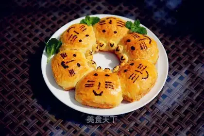 Squeeze the bread