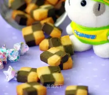 Green tea grid cookies