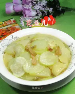 Squeeze the cabbage and make the potatoes
