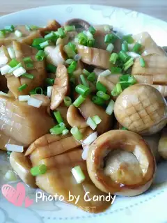 Pelican mushrooms