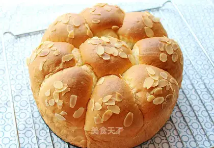 Peach bun