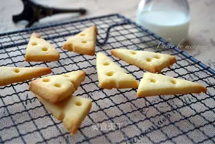 Almond cheese cookies