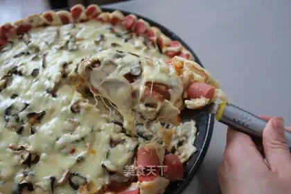 Bacon mushroom pizza