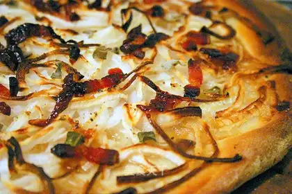Onion pizza