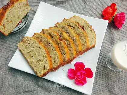 Banana walnut pound cake