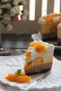 Mango heart mousse cake
