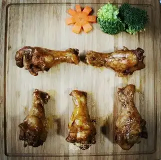 Roasted chicken wings