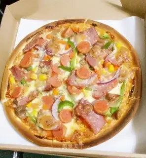 Sausage bacon pizza