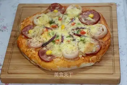 Ham squid pizza