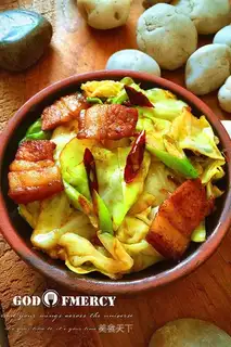 Spicy hands tearing up meat and vegetables